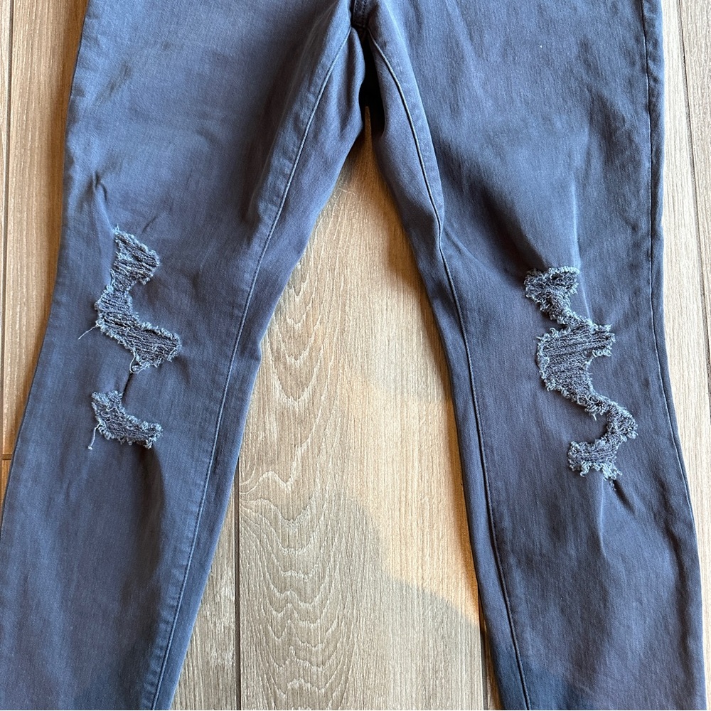 Universal Thread High Rise Jeans Size 10 - Picture 3 of 11